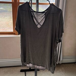 Olive green XL American Eagle short sleeve shirt.